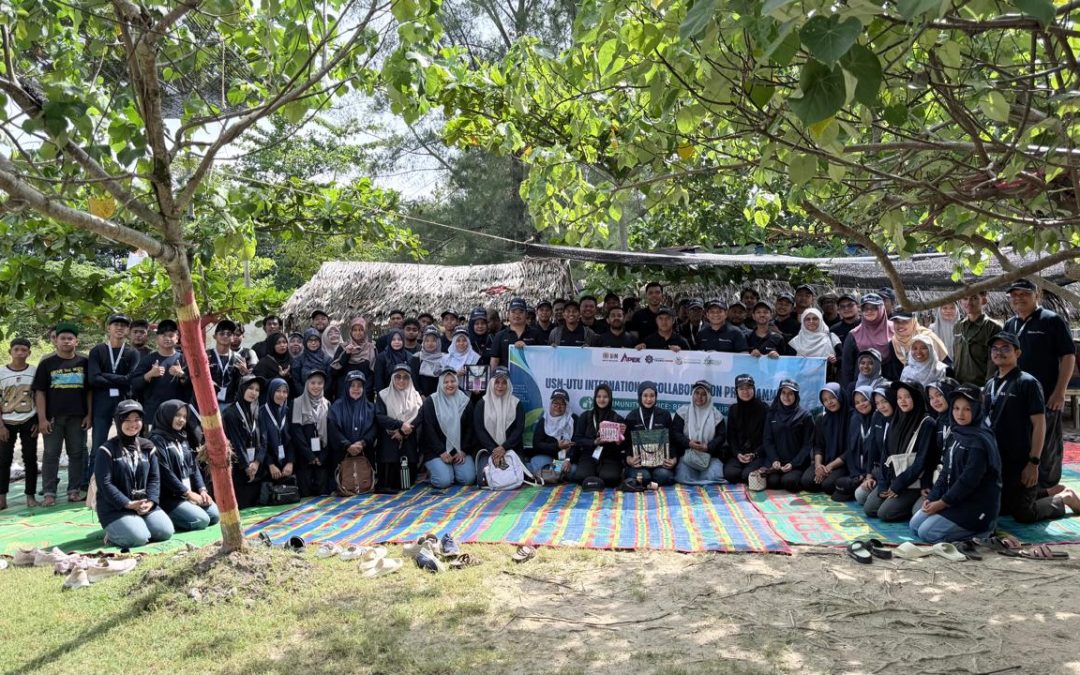 AKSI NYATA KOLABORASI UTU-USM: GELAR COMMUNITY SERVICE & BEACH CLEANUP “PEDULI LINGKUNGAN, PEDULI MASA DEPAN” DI PANTAI LHOK BUBON