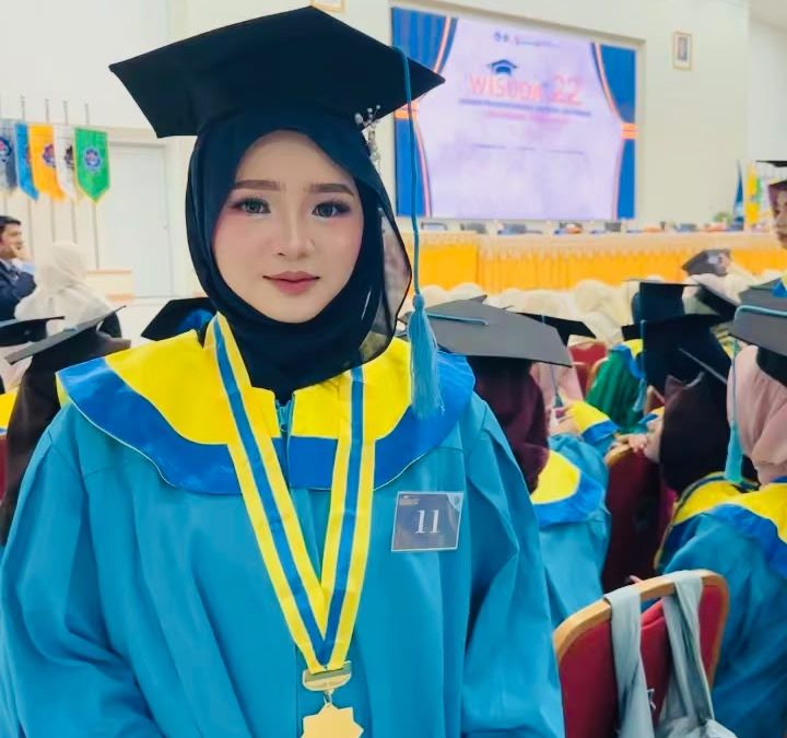Ummu Uzma, Mahasiswa Ilmu Kelautan Fakuktas Perikanan dan Ilmu Kelautan Raih Predikat Lulusan Terbaik Universitas Teuku Umar